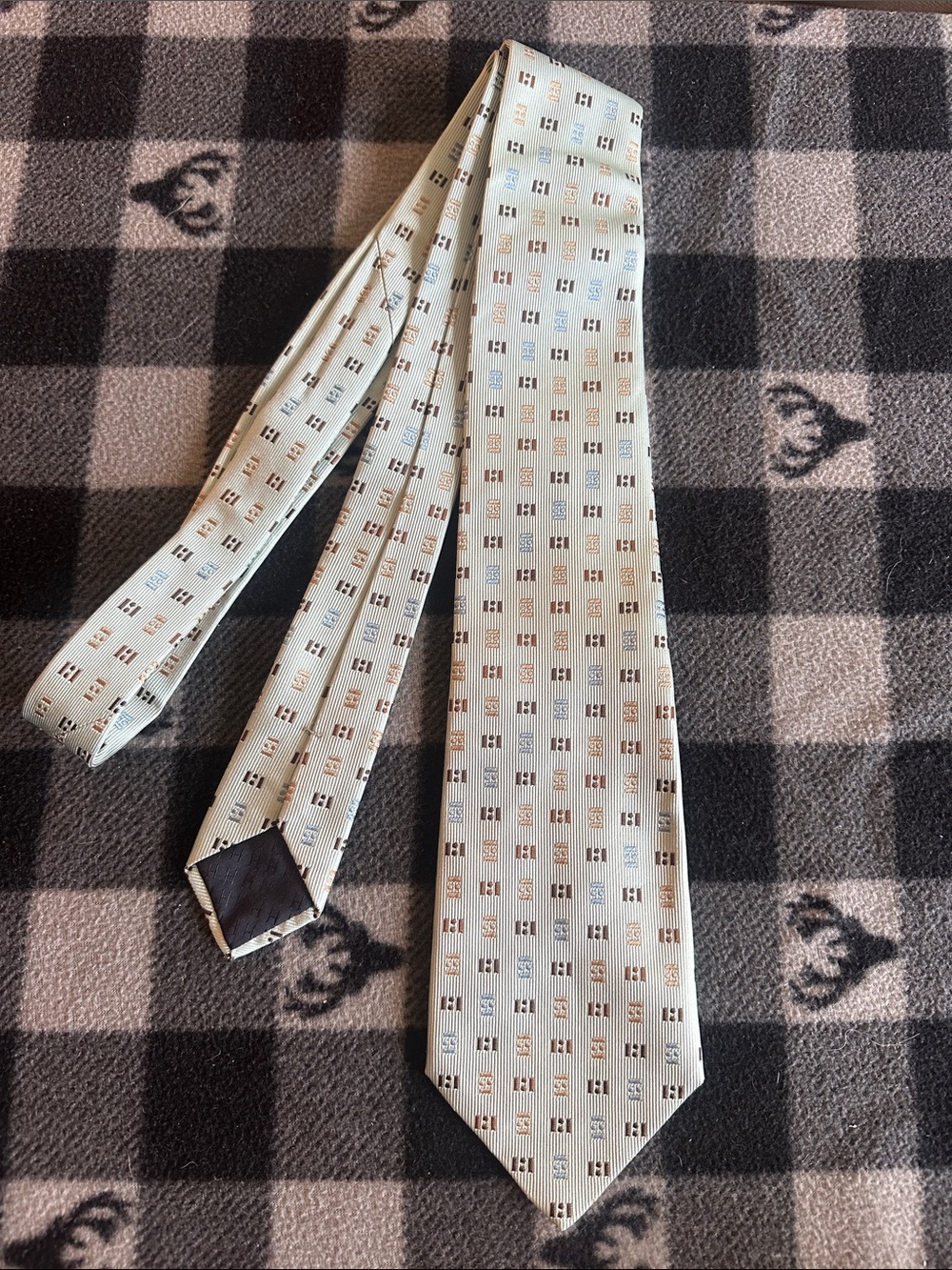 Hermes Pale Blue Silk Tie with Beige and Light Blue Motif